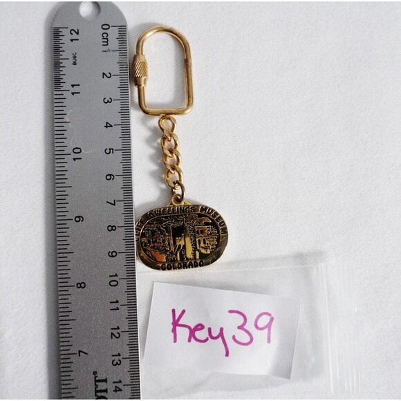 Cliff Dwellings Museum Souvenir Colorado Keychain Gold Tone - Picture 4 of 5